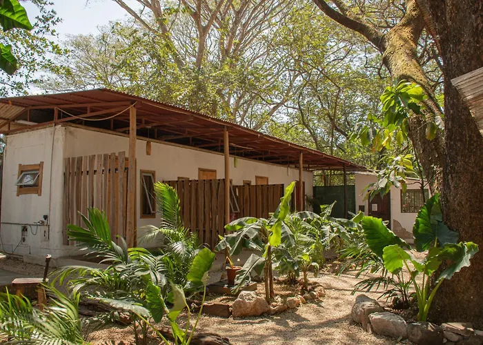 Noni Garden #2 Homestay Tamarindo