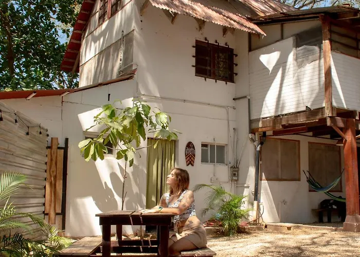 Noni Garden #2 Homestay Tamarindo